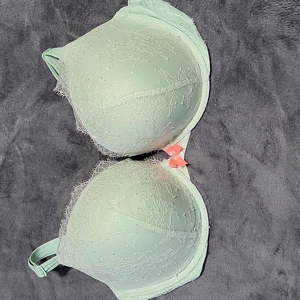 NWOT Sexy Push Up